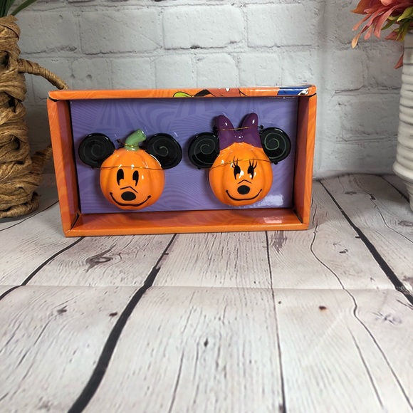 Disney Other - Mickey and Minnie Mouse pumpkin salt and pepper shakers